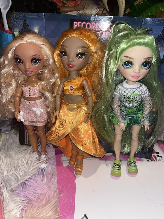 Rainbow high diferite