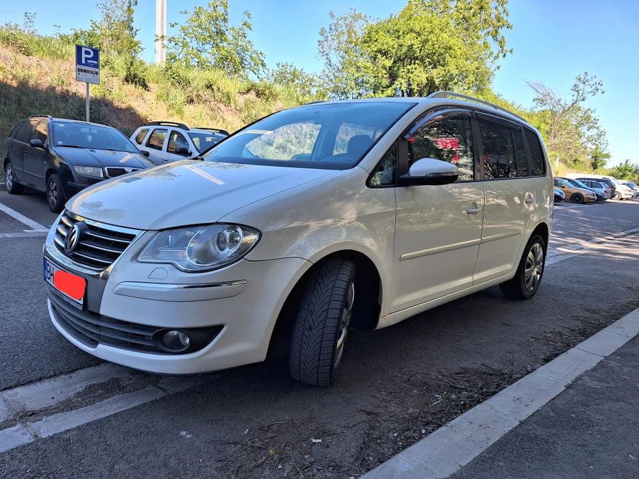 VOLKSWAGEN Touran 2010 — imagine 3