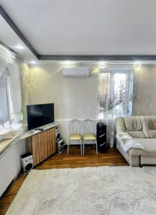 Студия плюс две спальни