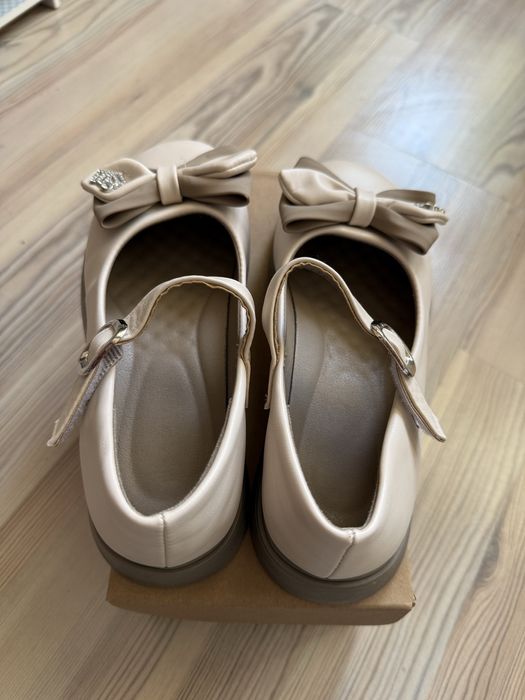 Обувки за момиченце 35