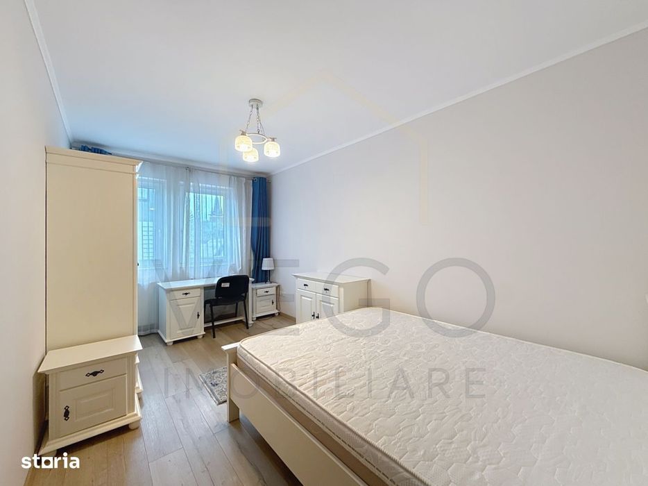 2 separate bedrooms + living room close to Platinia Shopping Center