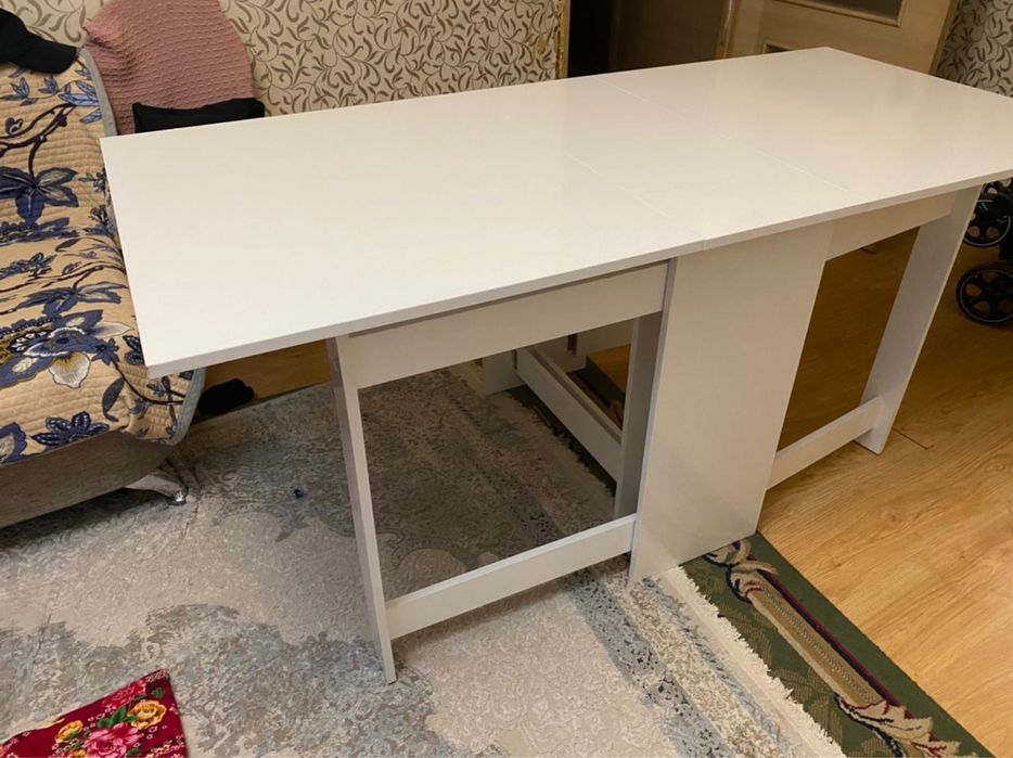 Продам стол книжку