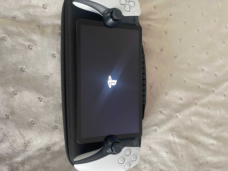 Продам Playstation Portal