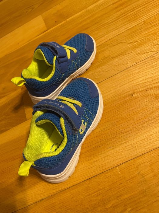 Adidasi Champion marimea 22