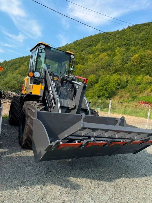 Vola 4x4 încărcător frontal XK250F