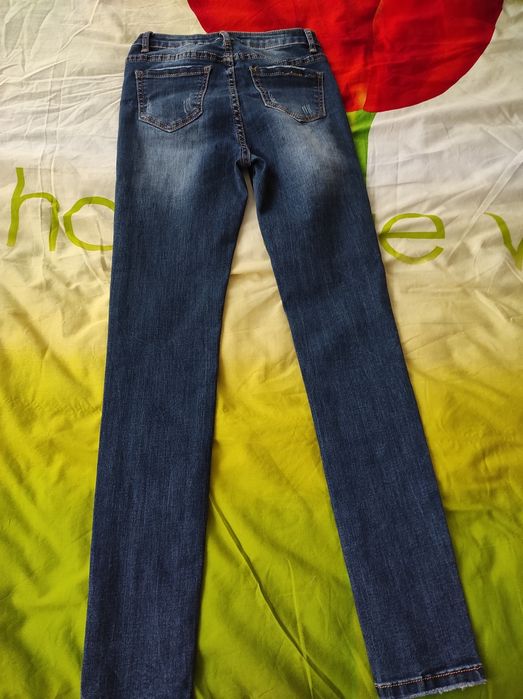 Дънки нови хс /26 размер