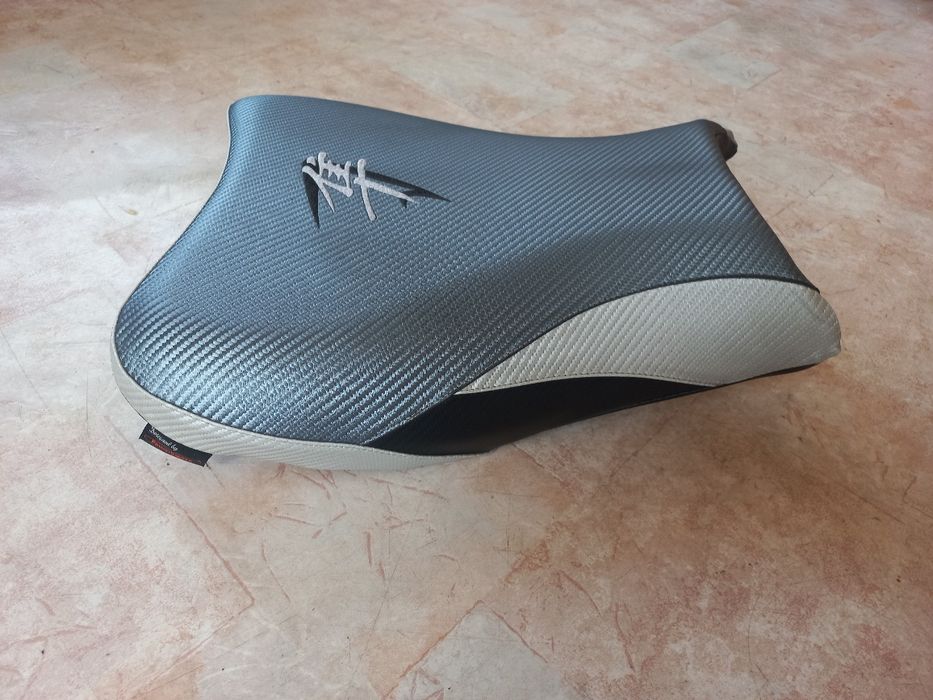 Suzuki GSXR1300 Hayabusa Комфортни седалка