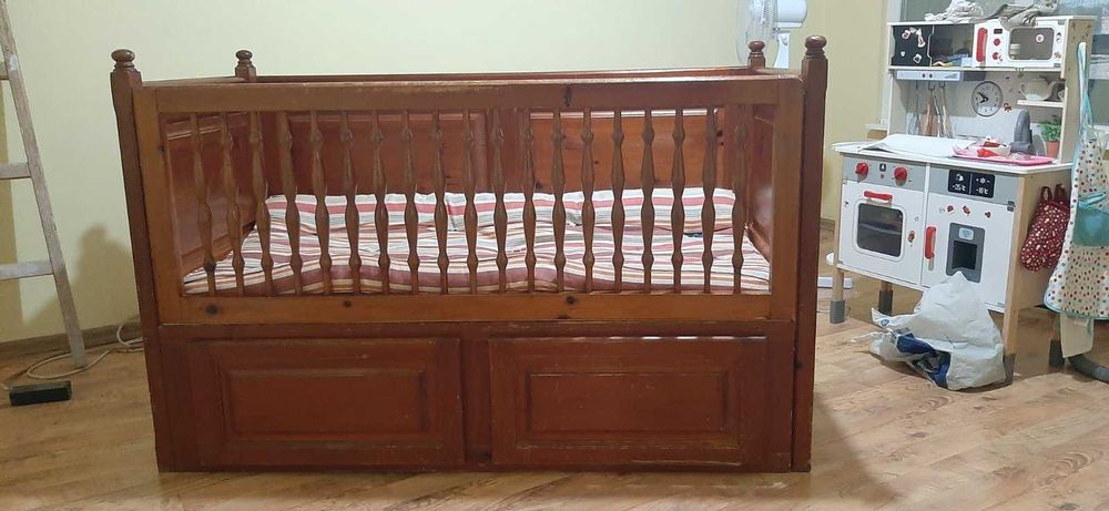 Детско легло от масив