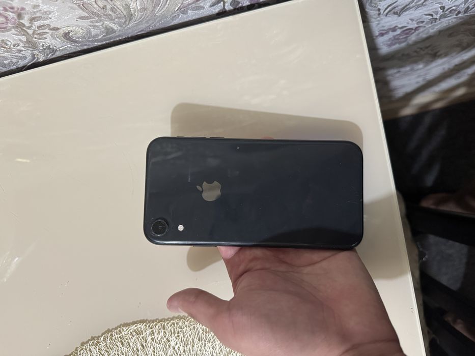 Iphone xr  64 gb