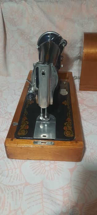 Продаётся ручная швейная машина Подольск.