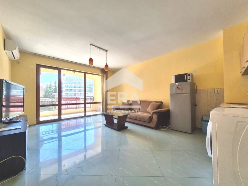 Продава се Двустаен апартамент в к.к. Слънчев бряг - 77 кв.м за 968 €/кв.м - Снимка #2