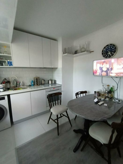 Продава се Двустаен апартамент в Бургас, Братя Миладинови - 65 кв.м за 2585 €/кв.м - Снимка #2