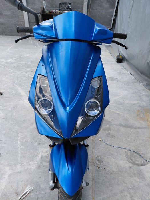 Scuter Peugeot Jet Force.
