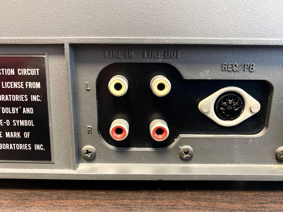 Чудесен касетен дек JVC