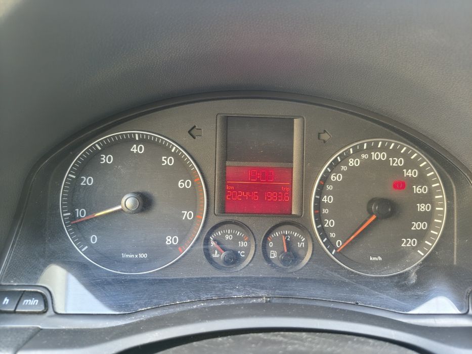VOLKSWAGEN Golf 2004 — imagine 5