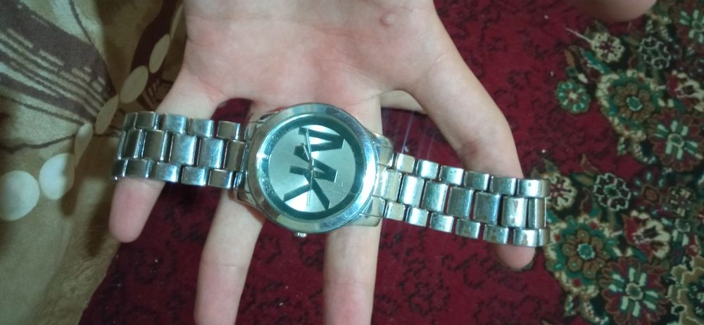 Michael Kors часы продается