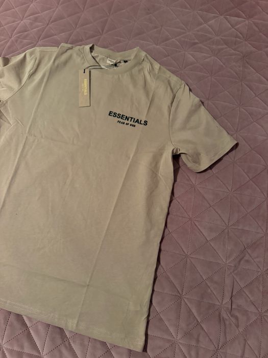 Tricou essentials
