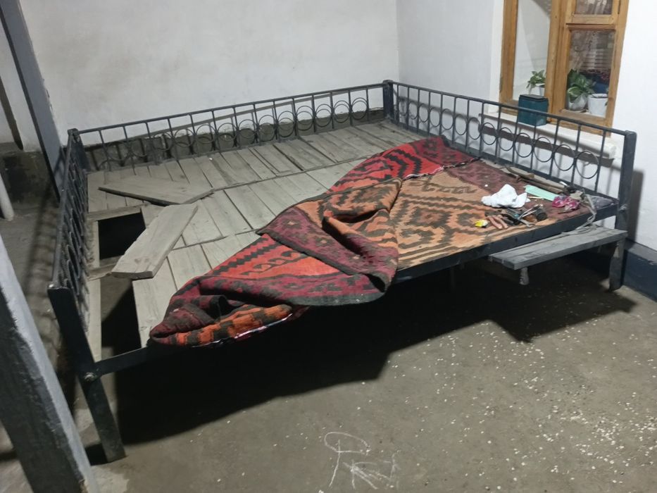 CCCR Тапчан So'ri juda qalin 2.56 *2.53 + 100 yil garantya