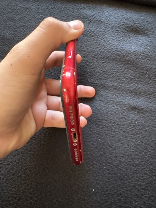 Iphone XR червен в отлично състояние !!!