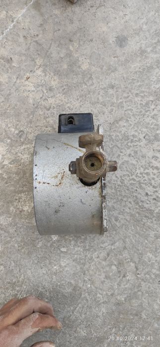 продаётся манометр электронный с реле