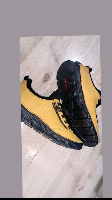 Оригшнални дамски обувки 37 номер