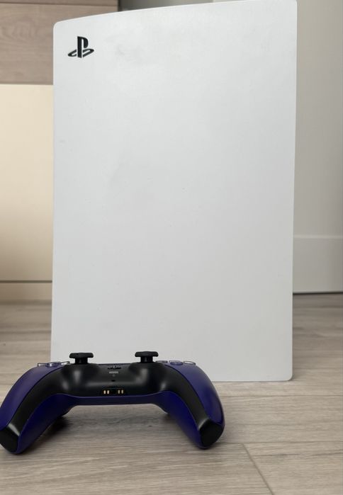 Ps5 normal cu controler mov