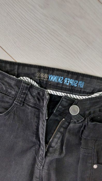 2 perechi blugi m.36-38