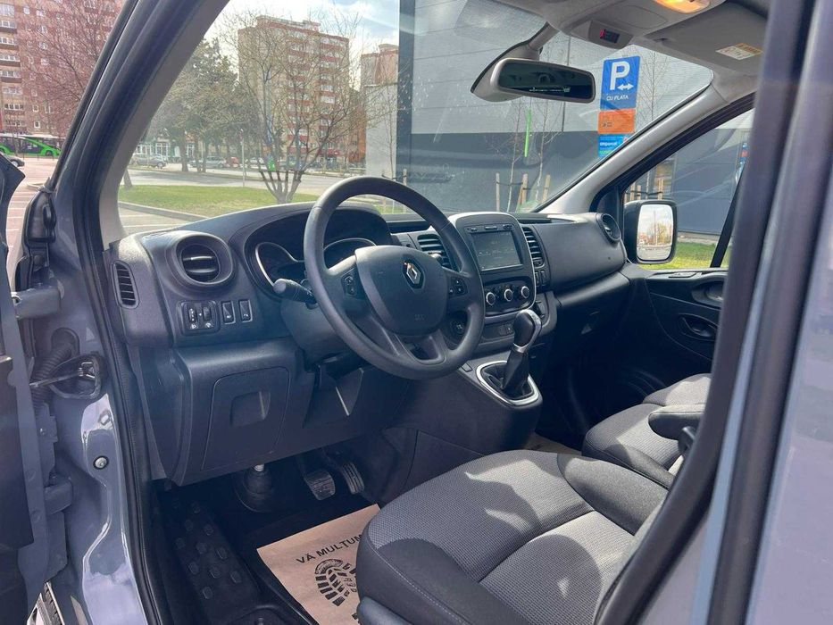 Închiriere microbuz 8+1 locuri Brașov – Rent a Car fără șofer
