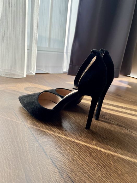 Pantofi stiletto noi negri