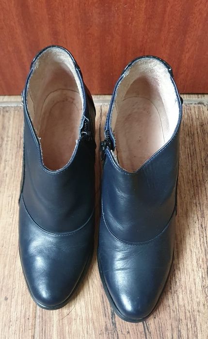 Ghete, botine  negre din piele naturala