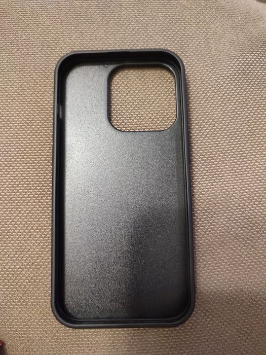 Продам магнитный чехол на iPhone 14 Pro