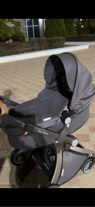 Коляска от "Hot Mom"
