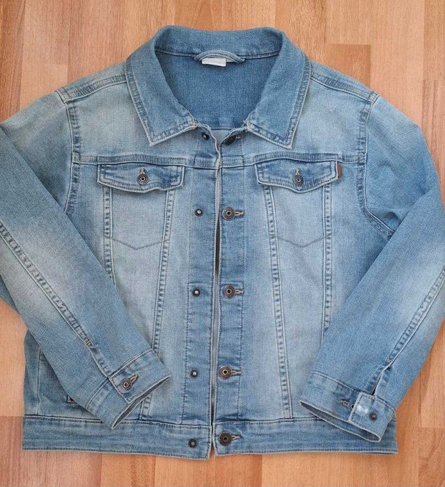 Продам отличную джинсовую куртку "Name it" на мальчика