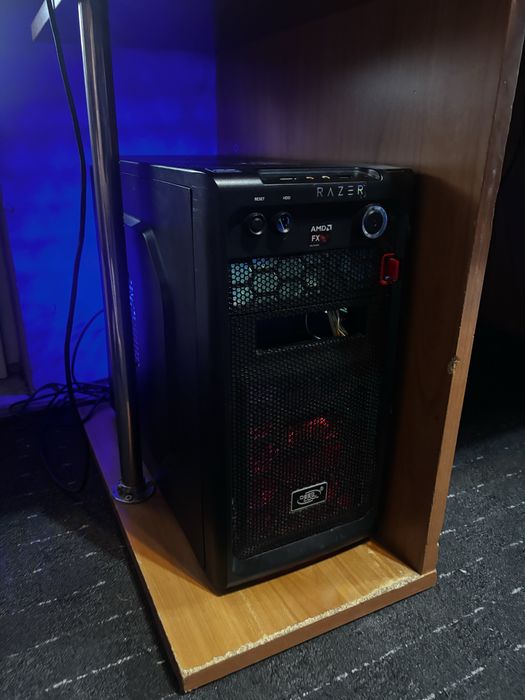 Deskop —->i7 +placa video