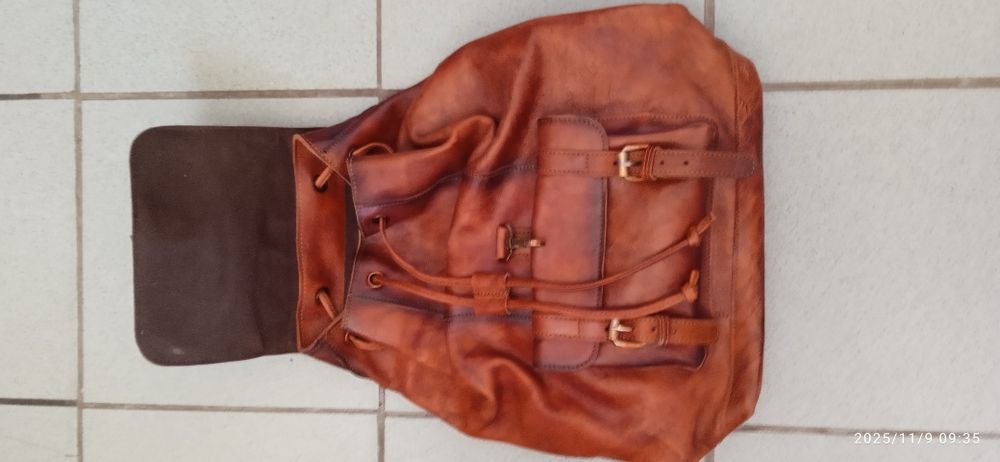 Сумка рюкзак кожа.