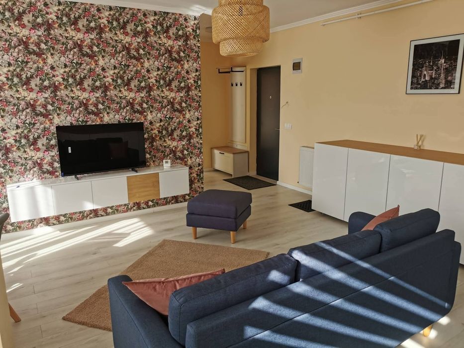 Închiriez apartament 2 camere Floresti