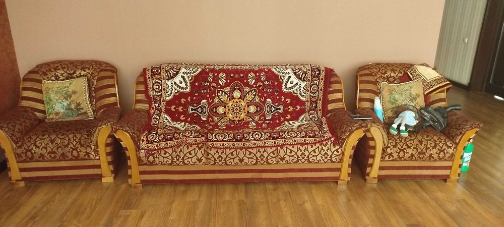 Срочно продам Диван и 2 кресла