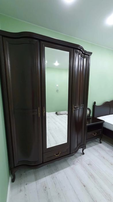 Спальный гарнитур б.у., производство Польша