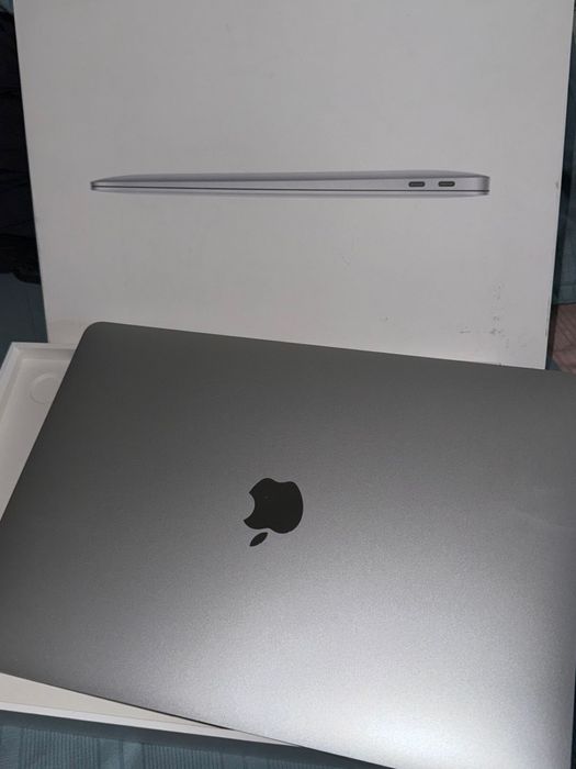 MacBook  Air  M1 256