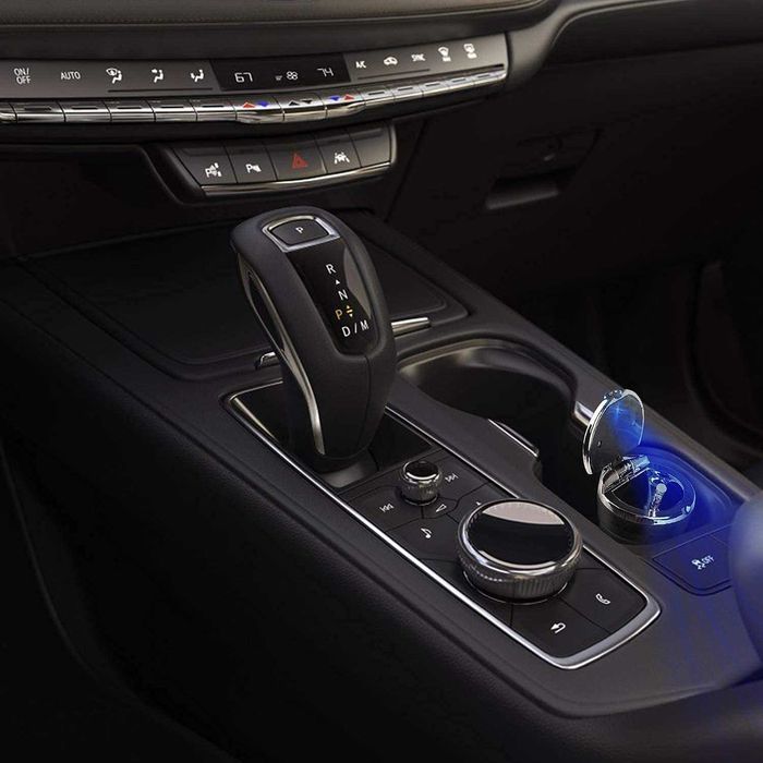 Scrumiera auto cu lumina LED activare automata montare in suport pahar