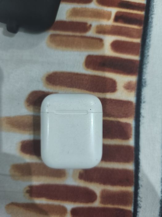 Vând căști airpods 2