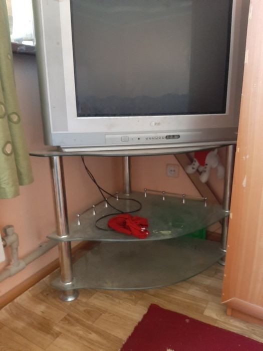 Телевизор подставки вместе продаётся