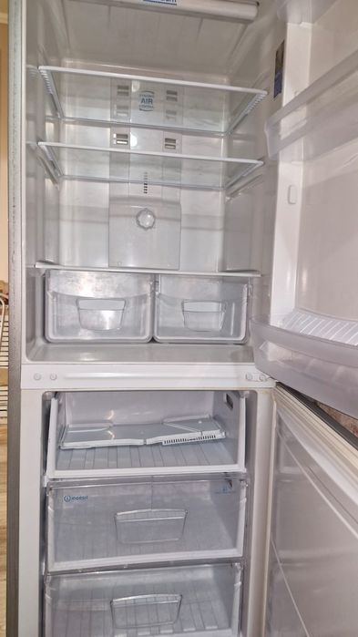 Продам холодильник б/у , в хорошем состоянии