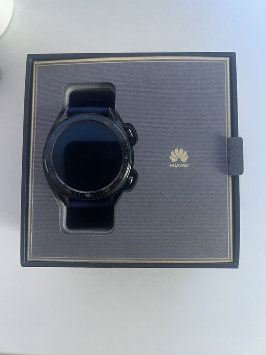 Huawei GT 46mm + Кайшка + Безжични Шлушалки