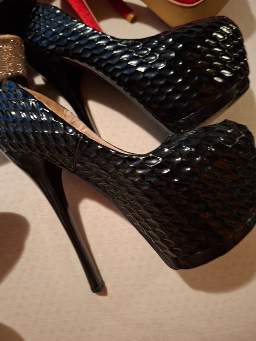 Pantofi cu platforma si toc analt