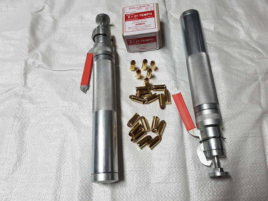 Dispozitiv pentru prindere ..