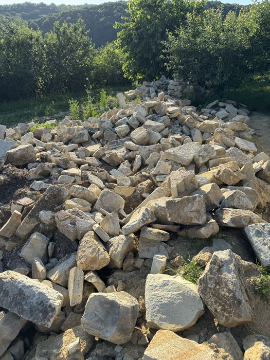 Vand piatra naturala cioplita pt zidarie , garduri