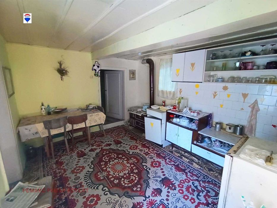 Продава се Къща в с. Юпер, Област Разград - 202 кв.м за 99 €/кв.м - Снимка #3