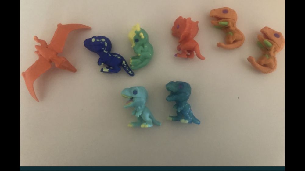 Figurine Stranger things Kinder Joy Harry si Jurassic world 2024