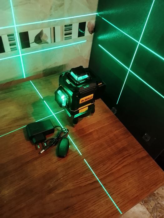 Nivel laser DeWalt cu 16 linii Nou